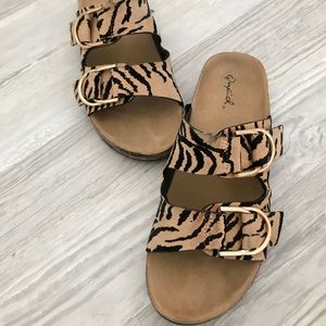Women’s sandals